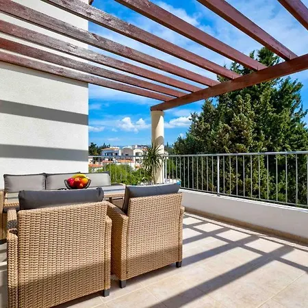 Penthouse Carina * פאפוס