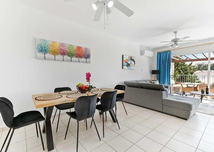 Penthouse Carina * Paphos