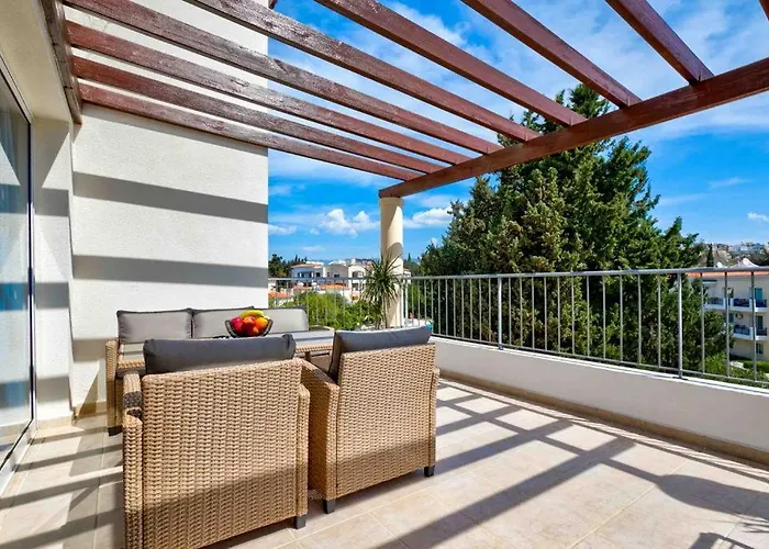 Penthouse Carina * Paphos