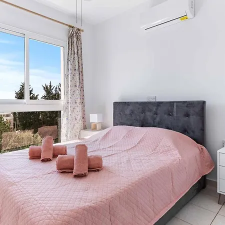 Penthouse Carina Пафос